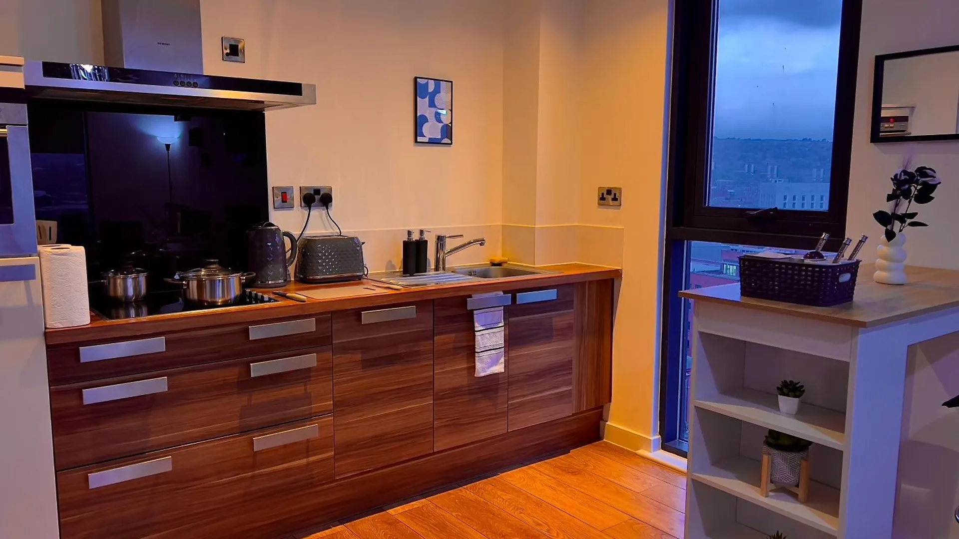 Penthouse Gem, Central, Scenic Views, Stylish, Modern, City Centre 2Br Sheffield 0*,  Velká Británie